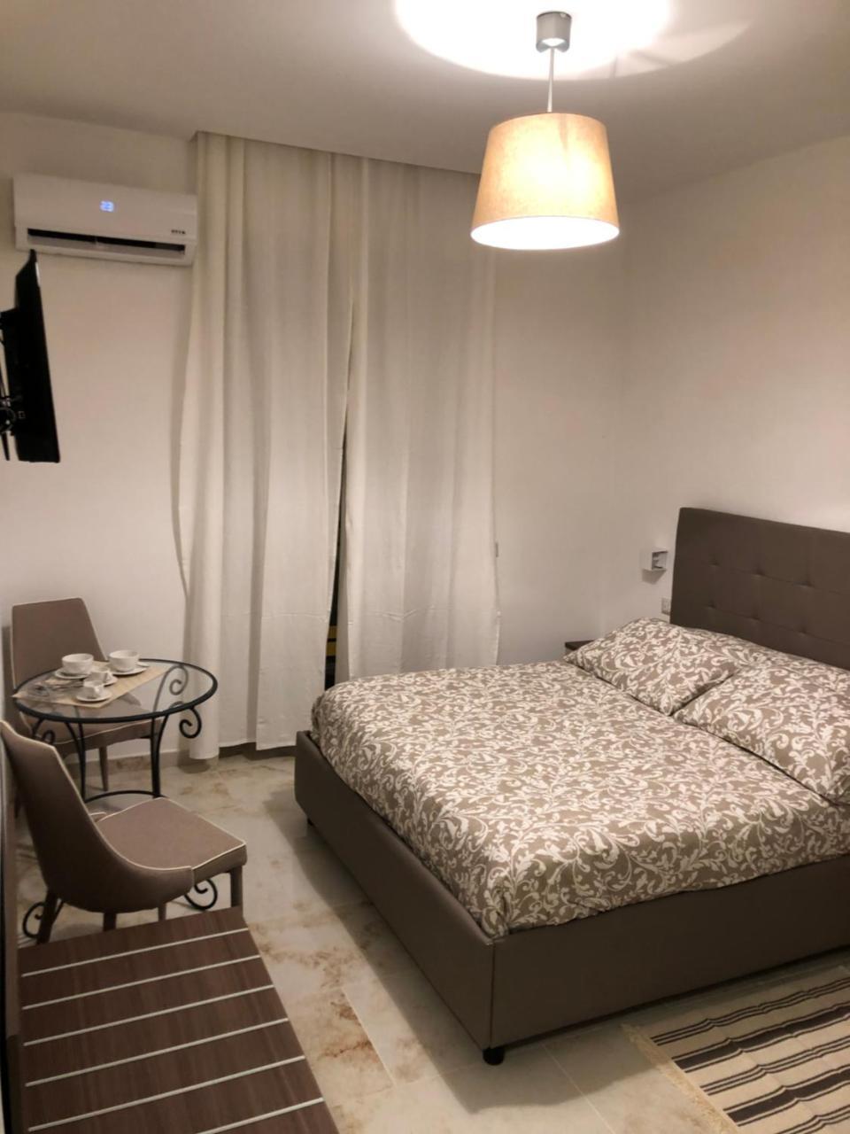 Antonietta De Pace Rooms By Napoli Milionaria B&B Bagian luar foto