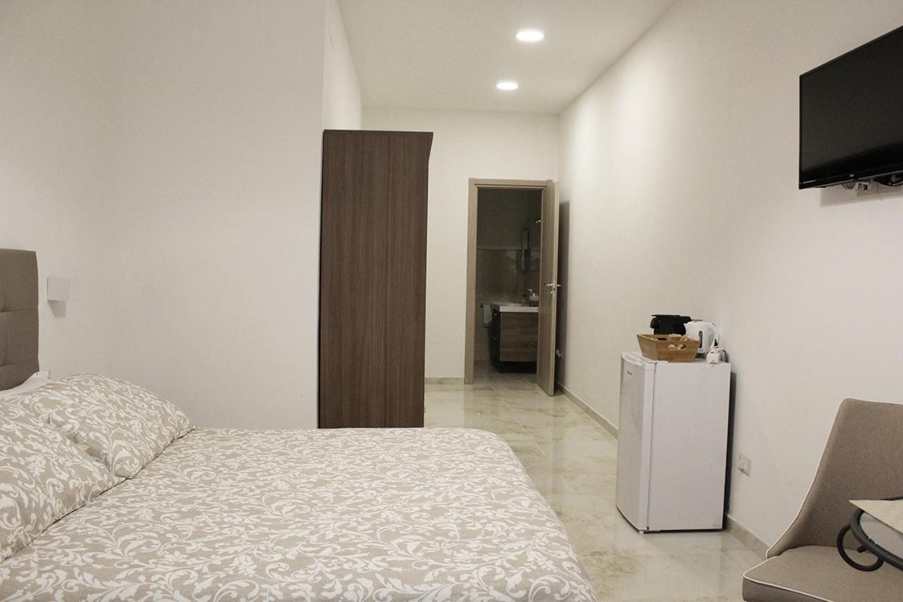 Antonietta De Pace Rooms By Napoli Milionaria B&B Bagian luar foto