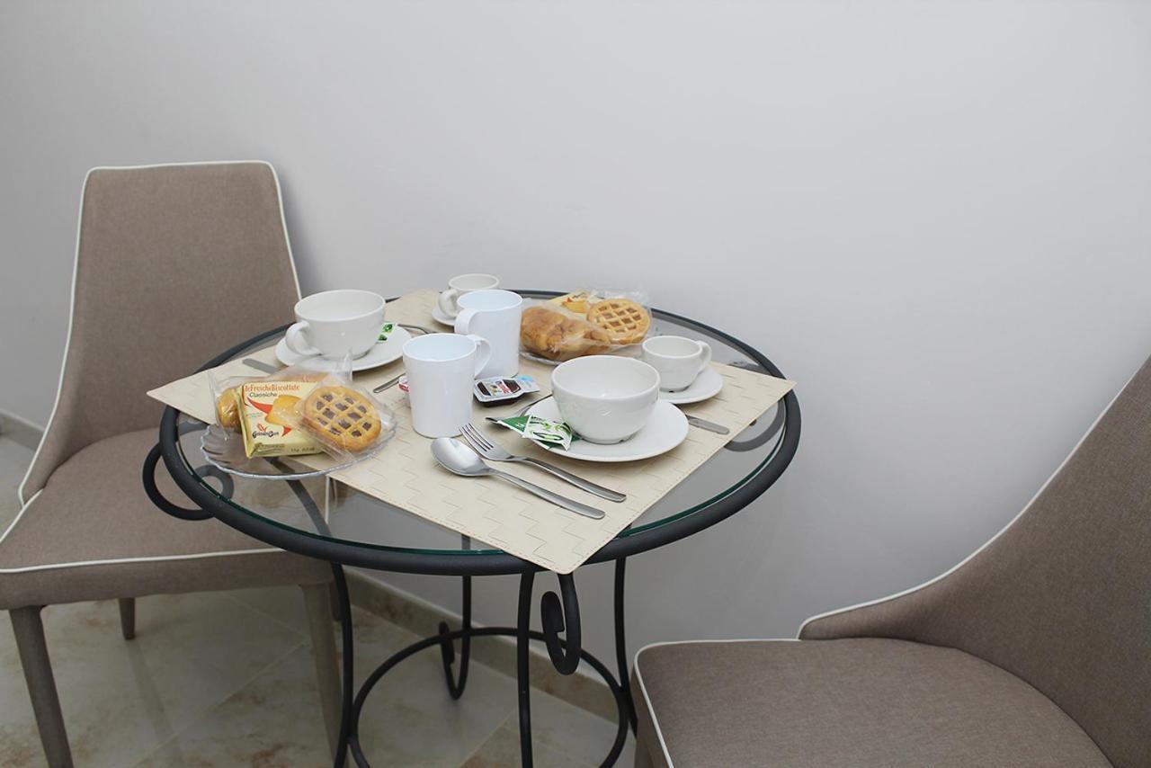 Antonietta De Pace Rooms By Napoli Milionaria B&B Bagian luar foto
