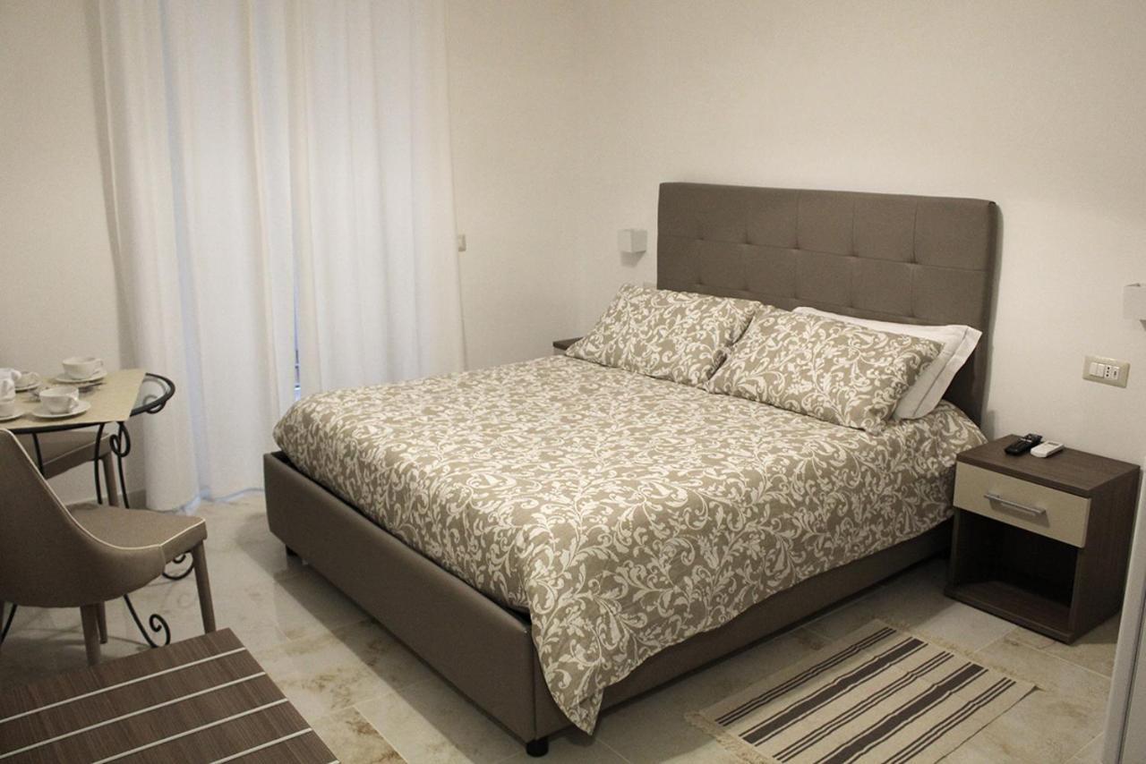 Antonietta De Pace Rooms By Napoli Milionaria B&B Bagian luar foto